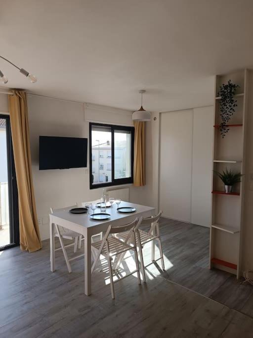 Grand Studio Avec Balcon En Bord De Mer Palavas-les-Flots Esterno foto